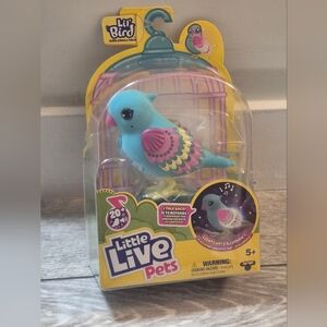 Little Live Pets Interactive Lil' Bird Toy; Tweet Twinkle